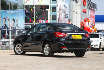 2015款海马福美来1.6L自动品尚型