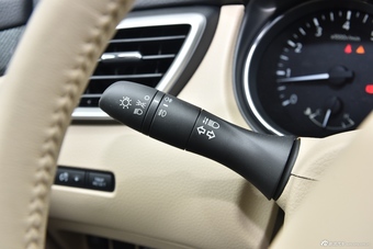 2015款奇骏2.5L自动XL四驱领先MAX版