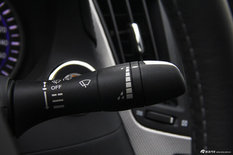 2015款英菲尼迪Q50L 2.0T自动悦享版