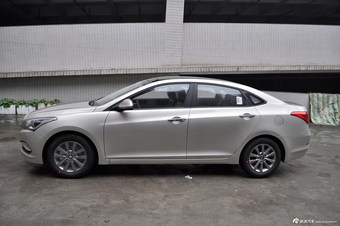 2013款名图1.8GLS自动智能型丝绸金