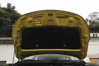 2016款比亚迪宋2.0TID自动尊贵型