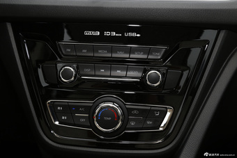 2015款悦翔V7 1.6L自动乐趣型