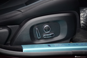 2016款捷豹XJL 2.0T自动两驱典雅商务版