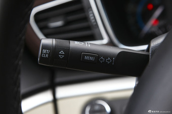 2014款GL8商务车3.0L自动XT豪华商务旗舰版