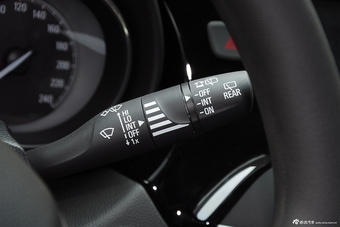 2015款昂科威20T两驱领先型