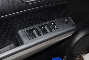 2015款东风风度MX6 2.0L CVT两驱梦想版