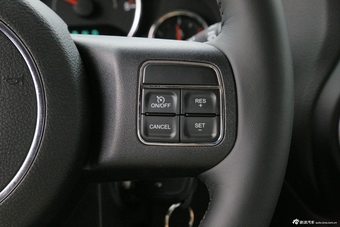 2014款牧马人2.8TD撒哈拉四门版