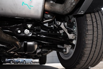 2015款揽胜极光2.0T智耀版