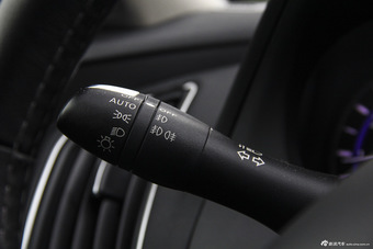 2015款英菲尼迪Q50L 2.0T自动豪华型