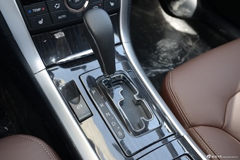 2016款奔腾B90 1.8T自动尊贵型十周年纪念版