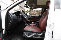 2015款众泰T600 2.0T手动尊贵型 家用版