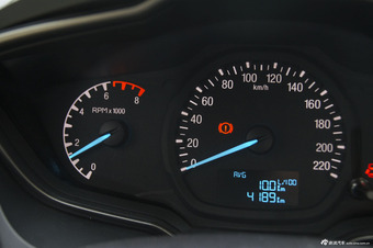 2015款福睿斯1.5L手动舒适型