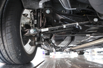 2013款吉利EC8 2.4L自动尊贵型