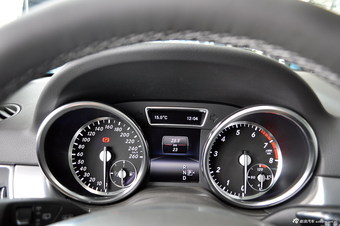 2014款奔驰ML320 4MATIC