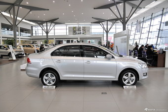 2013款桑塔纳1.6L自动舒适版吉祥银