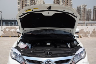 2015款比亚迪S7 1.5T手动尊贵版