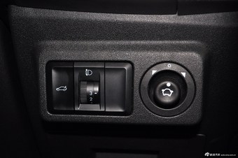 2012款中华H230 1.5自动天窗版