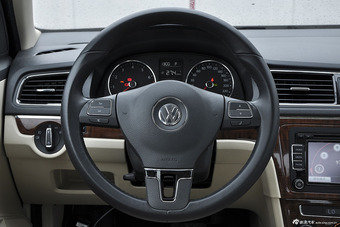 2013款朗逸改款1.4TSI DSG豪华版