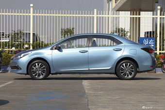 2016款卡罗拉双擎1.8L自动旗舰版