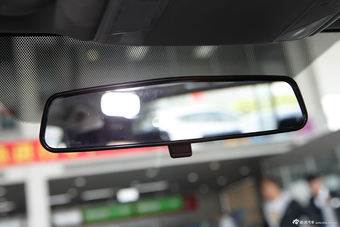 2013款卡罗拉特装版1.8L CVT至酷版GL-i