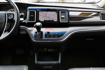 2016款艾力绅2.4L自动豪华版