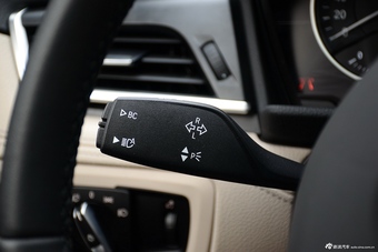 2016款宝马2系旅行车220i 2.0T自动豪华设计套装