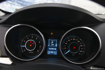 2015款绅宝X65 2.0T自动精英型