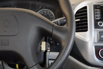 2015款菱智M3 1.6L 7座豪华型