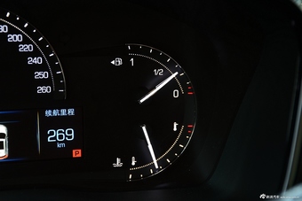 2016款凯迪拉克XT5 2.0T自动28T四驱豪华型