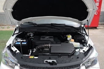 2016款五菱宏光S1 1.5L手动尊享型