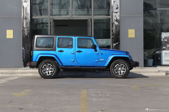 2015款牧马人3.0L四门版Sahara