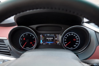 2015款比亚迪G5 1.5TI手动尊贵型