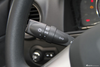 2015款荣威350 1.5L手动豪华天窗版