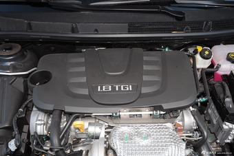 2015款荣威950 1.8T精英版