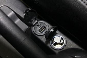 2013款标致301 1.6L自动尊贵版到店实拍