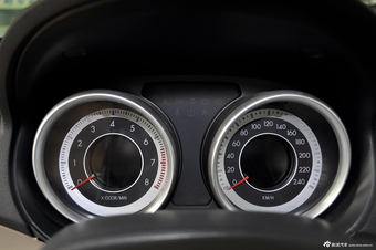 2012款奔腾B90 2.0L手动豪华型