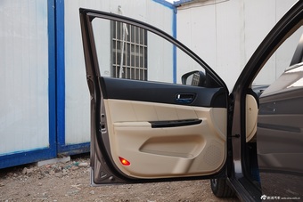 2015款逸动1.6L手动豪华