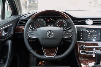 2016款东风A9 1.8T自动豪华型