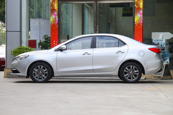 2015款荣威360 1.4T自动尊享版