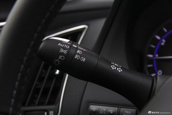2015款英菲尼迪Q50L 2.0T自动悦享版
