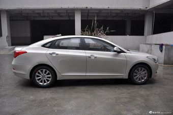 2013款名图1.8GLS自动智能型丝绸金