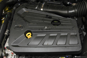 2016款比亚迪宋2.0TID自动尊贵型