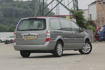 2014款GL8商务车2.4L自动经典版