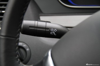 2014款荣威550 Plug-in插电式混动豪华版