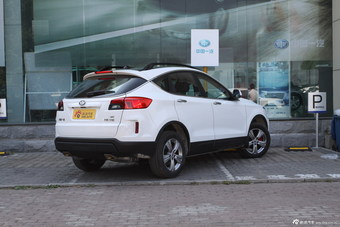 2015款奔腾X80 1.8T自动运动型