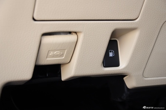 2015款汉兰达2.0T自动两驱精英版7座