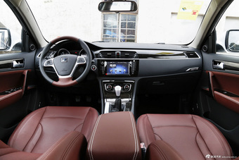 2015款众泰T600 2.0T手动尊贵型 家用版图片