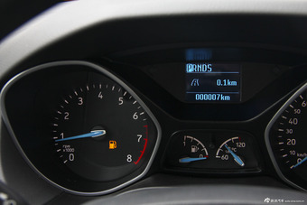 2015款福克斯三厢1.6L自动舒适型