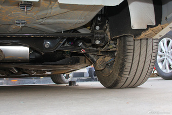 2016款东风A9 1.8T自动豪华型