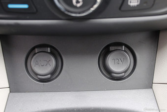 2015款东风风神L60 1.6L 手动新享型